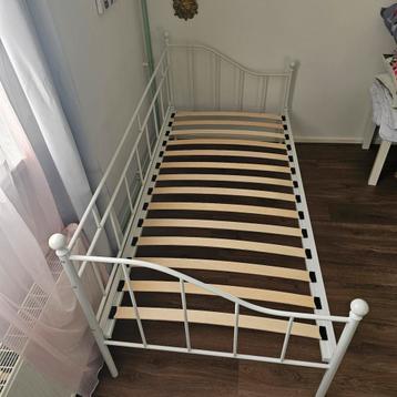 1 persoonbed  beschikbaar voor biedingen