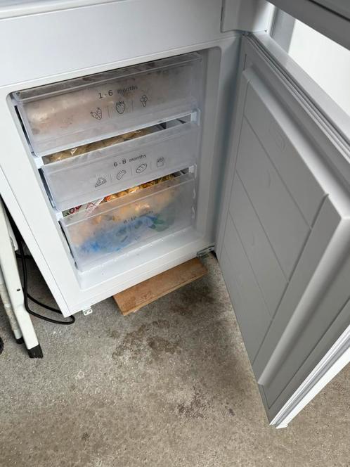 Inbouwkoelkast Amica met garantie  met 3 vriezer lades, Witgoed en Apparatuur, Koelkasten en IJskasten, Zo goed als nieuw, Met aparte vriezer