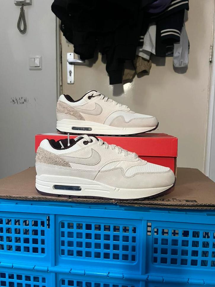 Nike Air Max 1 Sail Burgundy Crush > meerdere maten, Kleding | Heren, Schoenen, Nieuw, Sneakers of Gympen, Overige kleuren, Ophalen of Verzenden