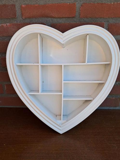 Mooi hartvormige wandkasje met vakken., Huis en Inrichting, Woonaccessoires | Wanddecoraties, Zo goed als nieuw, Ophalen of Verzenden