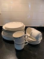 Servies, compleet, tekst Merry Christmas, Huis en Inrichting, Keuken | Servies, Ophalen of Verzenden, Zo goed als nieuw, Overige stijlen