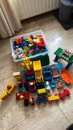 Duplo grote partij met voertuigen, poppetjes en bouwstenen, Kinderen en Baby's, Speelgoed | Bouwstenen, Ophalen of Verzenden, Zo goed als nieuw