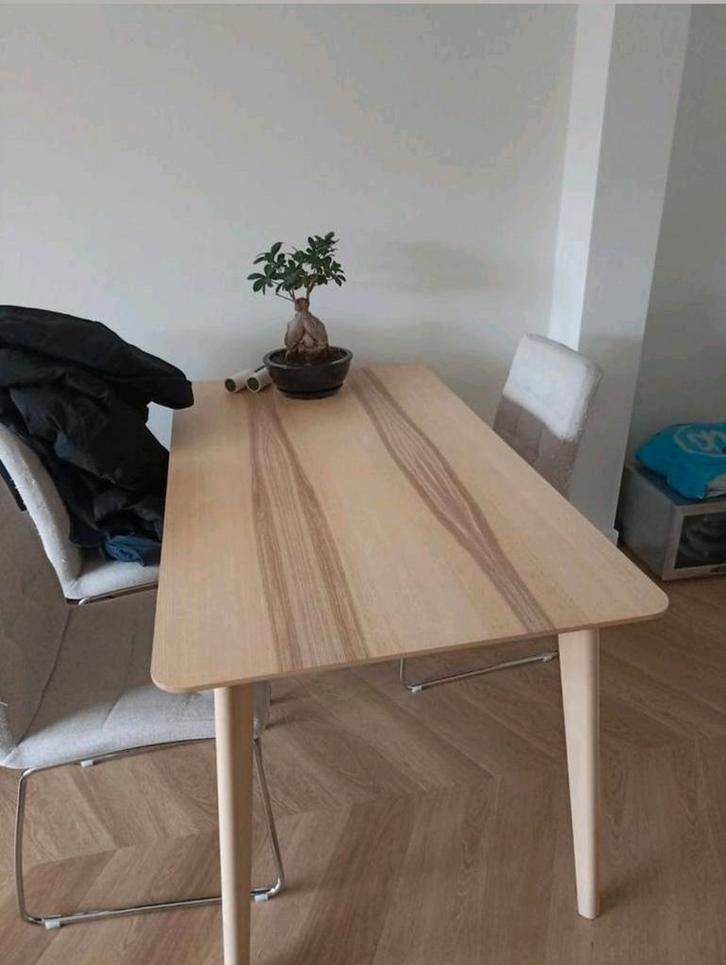 Ikea Lisabo Eettafel - Zo goed als nieuw!, Huis en Inrichting, Tafels | Eettafels, Zo goed als nieuw, 50 tot 100 cm, 100 tot 150 cm