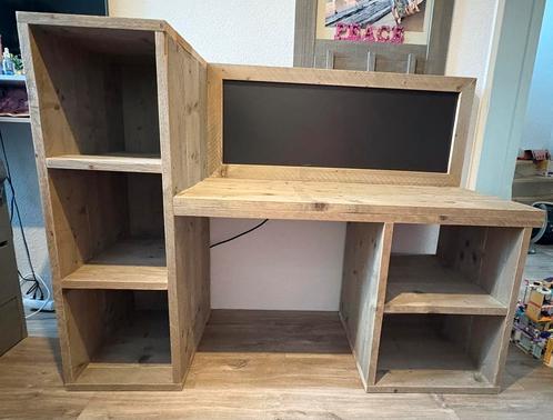 Steigerhouten bureau / speeltafel met magneet / krijtbord, Kinderen en Baby's, Kinderkamer | Overige Meubels, Zo goed als nieuw
