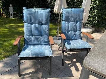 2 kussens voor verstelbare tuinstoelen. ALLEEN DE KUSSENS beschikbaar voor biedingen