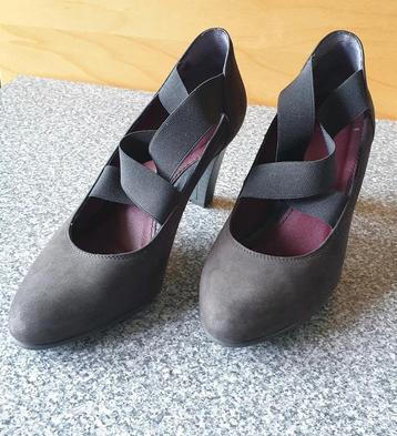Cellini pumps mt 38 beschikbaar voor biedingen