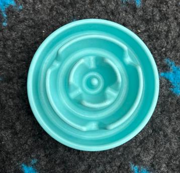 Slowfeeder licht blauw beschikbaar voor biedingen