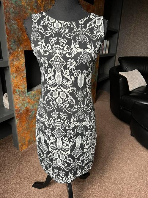 Zwart met Off white jurkje/tuniekje maat S, Kleding | Dames, Jurken, Zwart, Boven de knie, Ophalen of Verzenden
