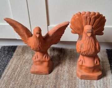 Koppel van 2 terracotta klei Madeira duiven (beelden).   beschikbaar voor biedingen