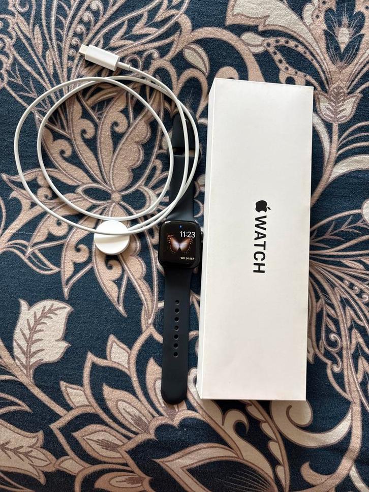 Apple Watch SE Midnight 40mm, Sieraden, Tassen en Uiterlijk, Smartwatches, Zo goed als nieuw, iOS, Zwart, Hartslag, Waterdicht