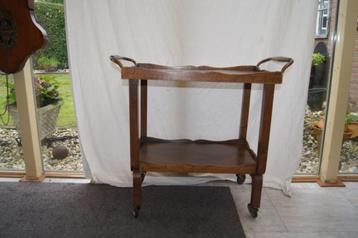 Trolley  /  Serveerwagen beschikbaar voor biedingen