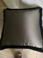 Claudi donkergroen kussen met zwarte franjes, Ophalen of Verzenden, Zo goed als nieuw, Groen, Vierkant