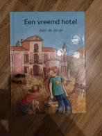 Joke de Jonge - Een vreemd hotel, Fictie algemeen, Joke de Jonge, Ophalen of Verzenden, Zo goed als nieuw
