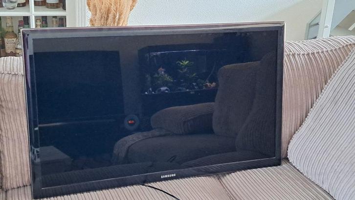 Samsung tv te koop gaat alleen maar aan en uit., Audio, Tv en Foto, Televisies, Zo goed als nieuw, 100 cm of meer, Samsung, 50 Hz