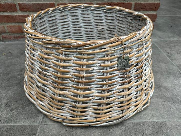 Rotan Kerstboomvoet - Sfeervolle decoratie, Diversen, Kerst, Zo goed als nieuw, Ophalen