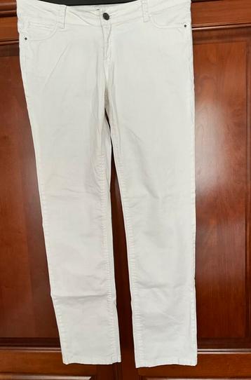 Mooie witte lange broek van het merk Flame beschikbaar voor biedingen