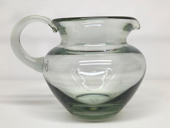 A.D. Copier Glasfabriek Leerdam grijs melkkannetje 1928., Antiek en Kunst, Antiek | Glas en Kristal, Ophalen of Verzenden