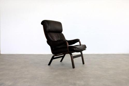 vintage fauteuil | armchair | lounge chair | Zweeds, Huis en Inrichting, Fauteuils, Gebruikt, Hout, Leer, 50 tot 75 cm, Minder dan 75 cm