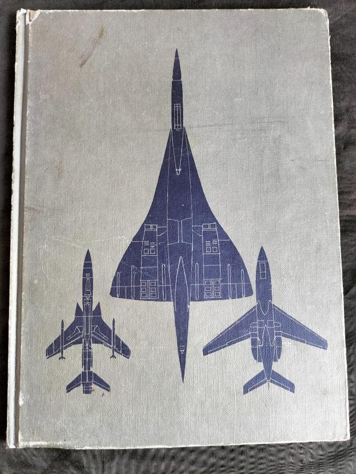 David Mondey - Vliegtuigen, Verzamelen, Luchtvaart en Vliegtuigspotten, Zo goed als nieuw, Boek of Tijdschrift, Ophalen of Verzenden