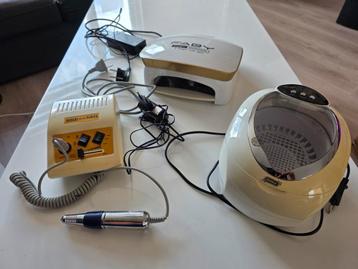 Hele set voor beginnende nagelstyliste incl. Apparatuur beschikbaar voor biedingen