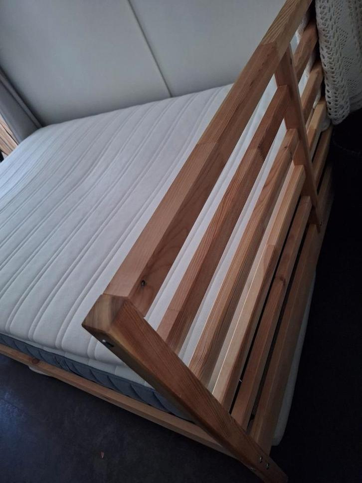 Houten Bed - Tarva IKEA, Huis en Inrichting, Slaapkamer | Bedden, Zo goed als nieuw, Tweepersoons, 140 cm, 200 cm, Hout, Beige