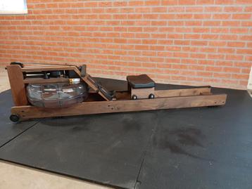 Waterrower walnut met S4-monitor (roeitrainer) beschikbaar voor biedingen