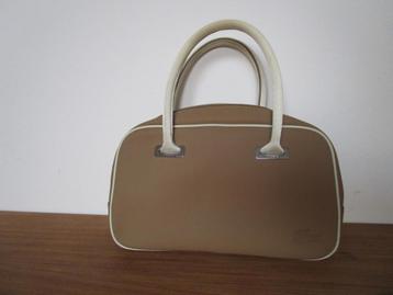 Nr.122: Mooie Tas Handtas Dames tas van Lacoste bruin beige  beschikbaar voor biedingen