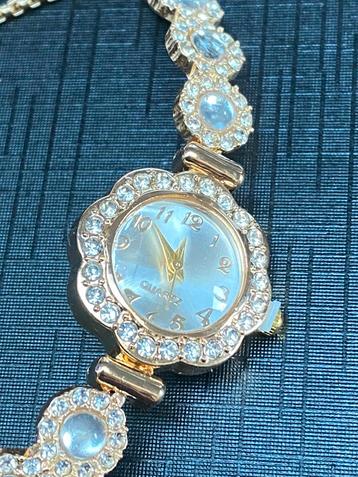 Horloge quartz veel strass stenen beschikbaar voor biedingen
