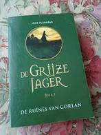 De Grijze Jager - Boek 1: De Ruïnes van Gorlan, Ophalen of Verzenden, Gelezen, John Flanagan