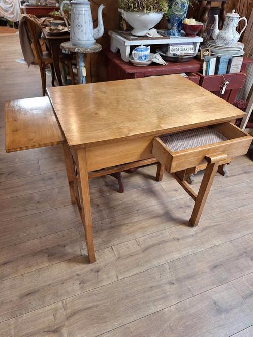 Vintage Retro Bureau schrijf tafel ~ De Brocante Dames, Huis en Inrichting, Tafels | Bijzettafels, Zo goed als nieuw, Rechthoekig