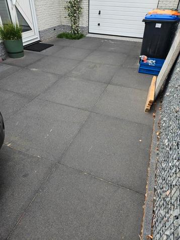 GRATIS, 40m2 betontegels 1x1meter 7cm dik beschikbaar voor biedingen