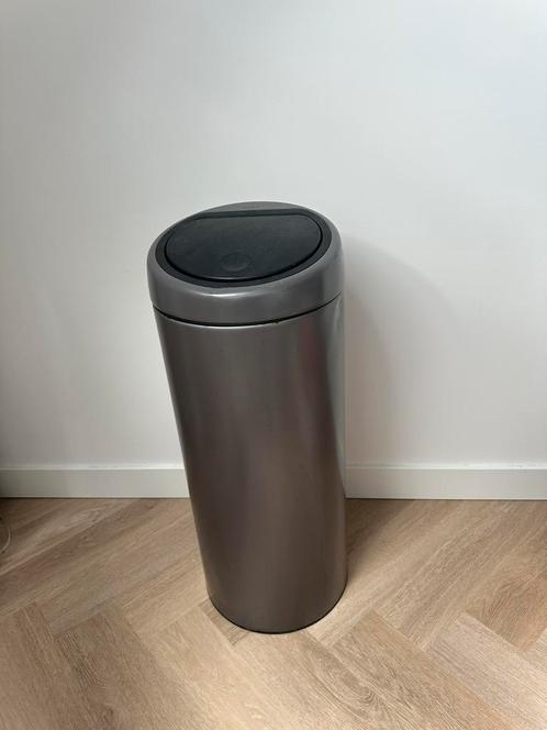 Brabantia touch bin taupe prullenbak afvalemmer (30L), Huis en Inrichting, Woonaccessoires | Prullenbakken, Verzenden
