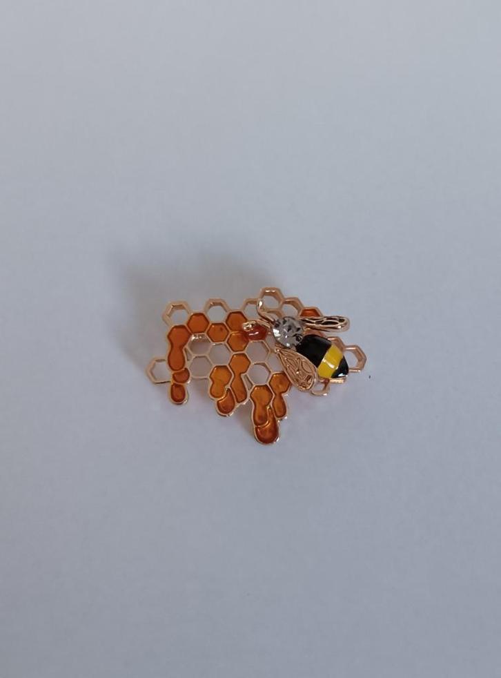 Bij in honingraten broche, Sieraden, Tassen en Uiterlijk, Broches, Nieuw, Overige materialen, Overige kleuren, Minder dan 4 cm