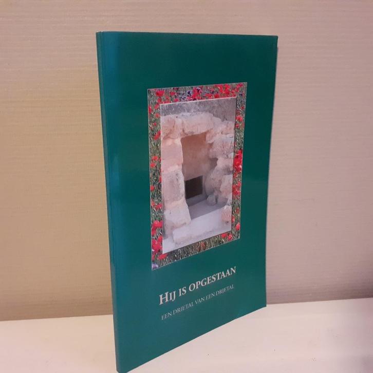 ds. A.F. en P. Honkoop. Hij is opgestaan...!, Boeken, Godsdienst en Theologie, Gelezen, Christendom | Protestants, Ophalen of Verzenden