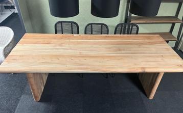 Grote moderne eettafel van acaciahout 240x100 cm van Bruuts beschikbaar voor biedingen