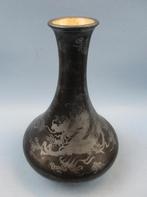 Japans porselein vaas met draak decor, Antiek en Kunst, Ophalen of Verzenden
