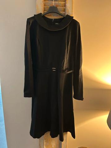 Zwarte jurk met riem - Maat XL beschikbaar voor biedingen