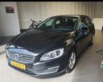 Volvo V60 D2 120pk Geartronic Zwart 2016, Auto's, Voorwielaandrijving, Zwart, 4 cilinders, 1969 cc