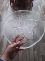 Mooie glazen presenteerschaal. Vintage. Schaal. Leaves, Antiek en Kunst, Antiek | Glas en Kristal, Ophalen of Verzenden