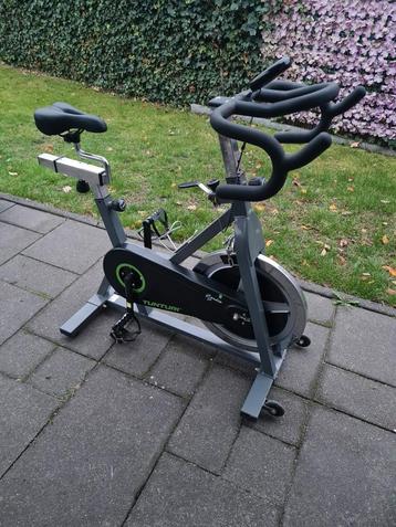Hometrainer - 2 stuks beschikbaar voor biedingen