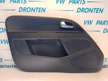 Portierbekleding 4Deurs links-voor van een Volkswagen UP beschikbaar voor biedingen