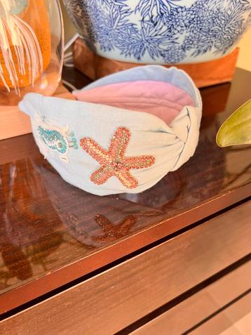 Exclusief haarband Namjosh beschikbaar voor biedingen