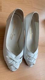 Pumps, mt 38, Pumps, Wit, Ophalen of Verzenden, Zo goed als nieuw