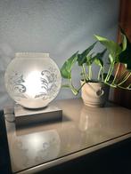 Vintage jaren 70 tafellamp met glazen bol, Ophalen of Verzenden, Zo goed als nieuw, Minder dan 50 cm