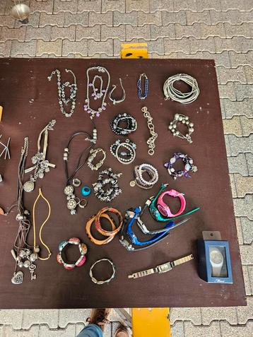Sieraden  beschikbaar voor biedingen