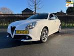 Alfa Romeo Giulietta 1.4 Turbo MultiAir Super Automaat, Navi, Stof, 4 cilinders, Wit, Origineel Nederlands
