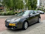 Alfa Romeo Giulietta 1.6 Jtdm 2012 Grijs, APK 04/26, Euro 5, Auto's, Voorwielaandrijving, Euro 5, 4 cilinders, 137 €/maand