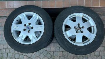 Velgen Volvo XC70 II met banden + band 245/45R16 met velg beschikbaar voor biedingen