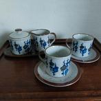 Vintage Aardewerk Servies met Blauwe Bloemen, Gebruikt, Ophalen of Verzenden, Overige stijlen, Kop(pen) en/of Schotel(s)