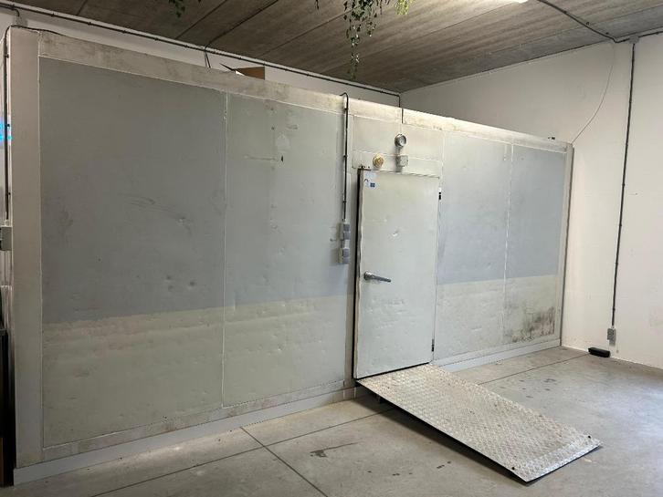 Koel / vriescel met bitzer installatie, Zakelijke goederen, Horeca | Keukenapparatuur, Koffie en Espresso, Gebruikt, Ophalen